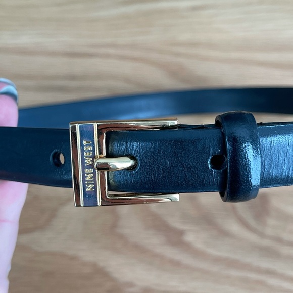 NINE WEST LEATHER BELT - Picture 6 of 6